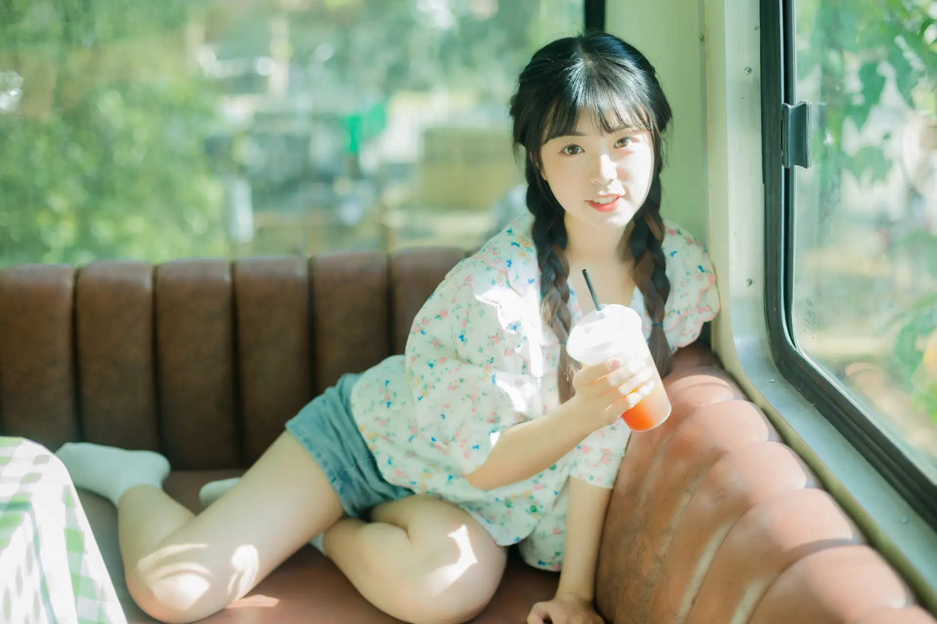 [YITUYU] 2022.09.11 Vol.1922 – The happiness hidden in the corner of the bus Cute bubbles#[28P]-21